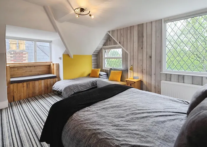 Rowcroft Lodge Guest House B&B